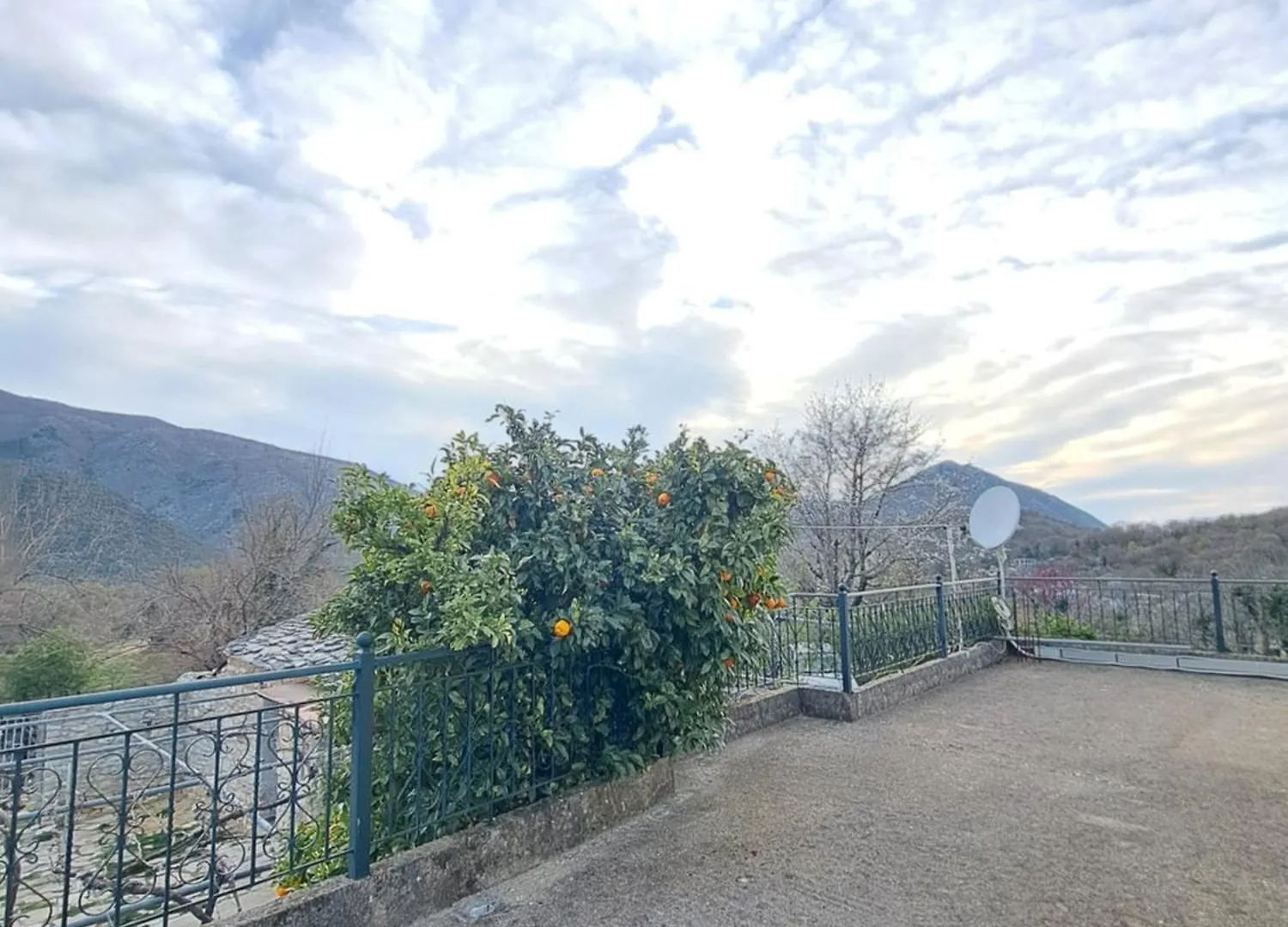 Patara'S Apartment Sarandë 홈스테이