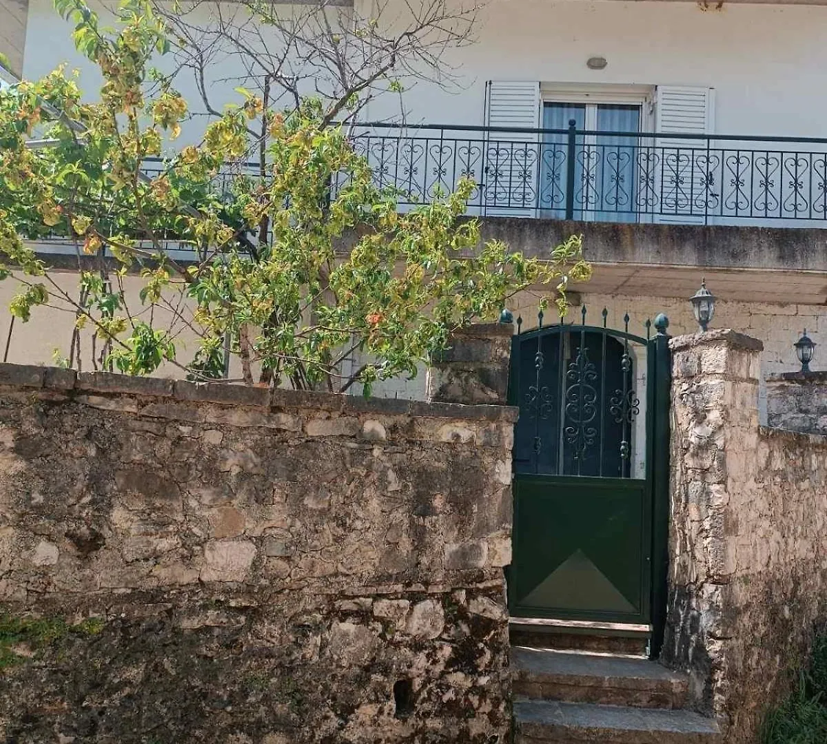 Patara'S Apartment ساراندا